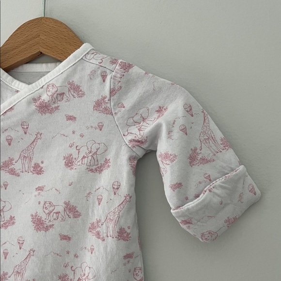 Janie and Jack White Infant Bodysuit with Pink Animal Pattern Snap Closure 0-3M - Picture 4 of 16